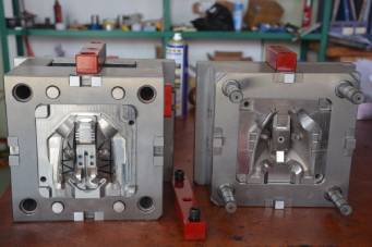 汽車配件模具結(jié)構(gòu)解析