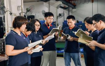 銘洋宇通精密注塑模具廠針對(duì)讀書一事的感受分享！