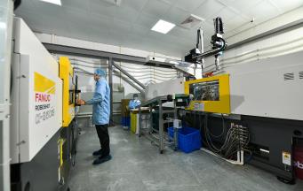 PEEK 注塑與精密模具：賦能人形機(jī)器人核心關(guān)節(jié)，銘洋宇通如何突破 0.01mm 精度壁壘，成為 AI 時代的可靠伙伴？