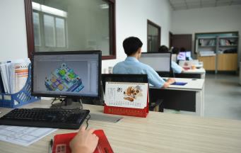 如何為薄壁注塑成型設(shè)計有效的塑料模具？