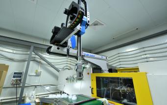 注塑加工廠家如何處理產(chǎn)品的包裝和運(yùn)輸安排？